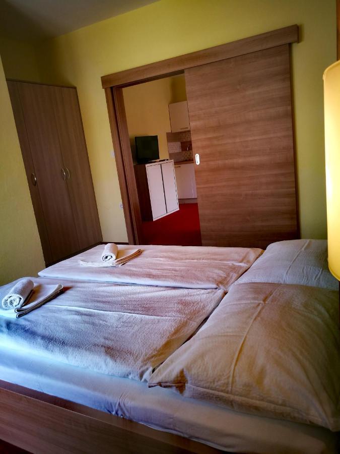Apartmani Simon Lopar Exterior foto